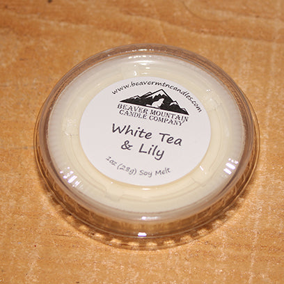 White Tea & Lilly Soy Candle